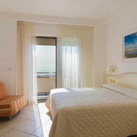 Hotel Acapulco Мілано-Маріттіма Екстер'єр фото