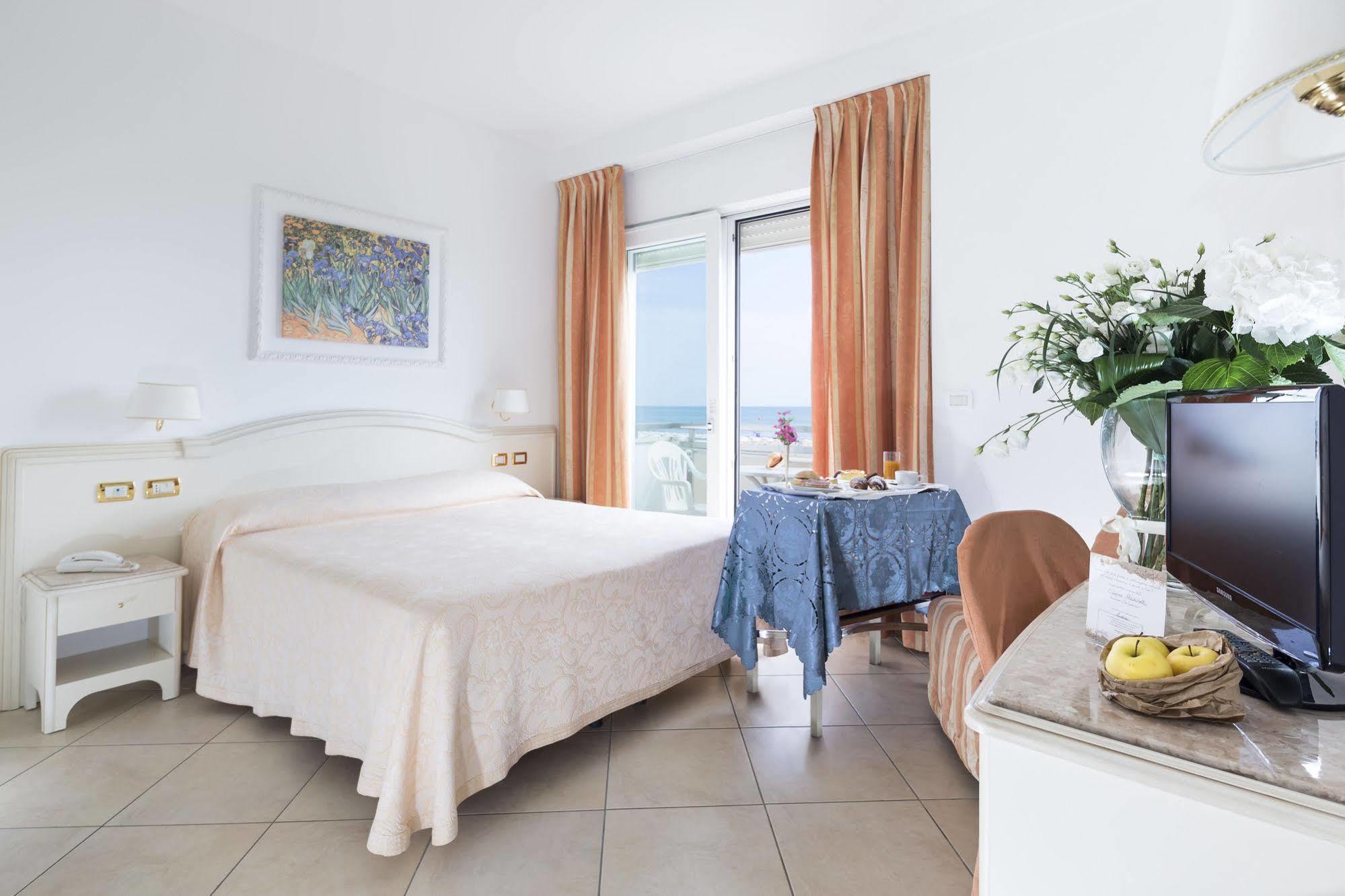 Hotel Acapulco Мілано-Маріттіма Екстер'єр фото